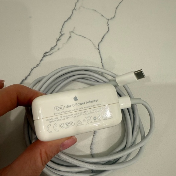 Apple 30W USB-C Power Adapter - Picture 2 of 2